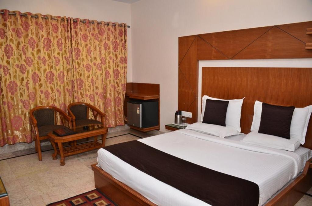 Hotel Basera Brij Bhoomi Vrindāvan מראה חיצוני תמונה
