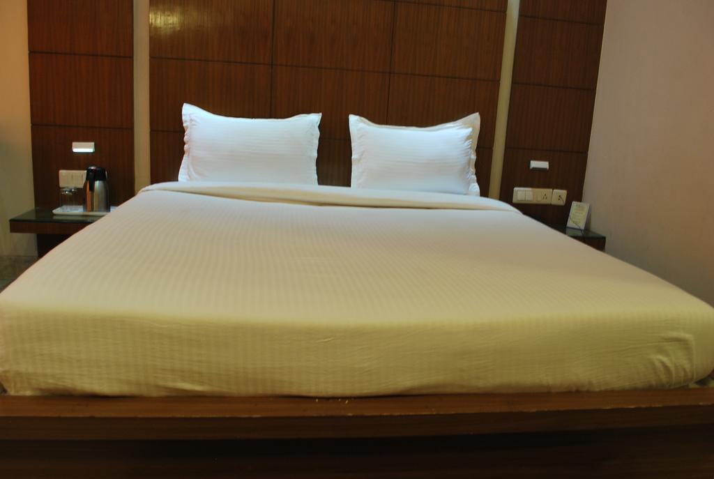 Hotel Basera Brij Bhoomi Vrindāvan מראה חיצוני תמונה