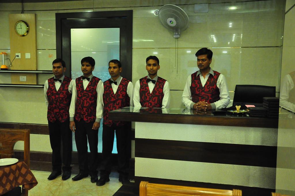 Hotel Basera Brij Bhoomi Vrindāvan מראה חיצוני תמונה