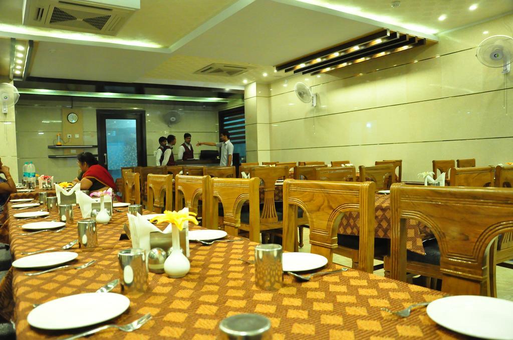 Hotel Basera Brij Bhoomi Vrindāvan מראה חיצוני תמונה