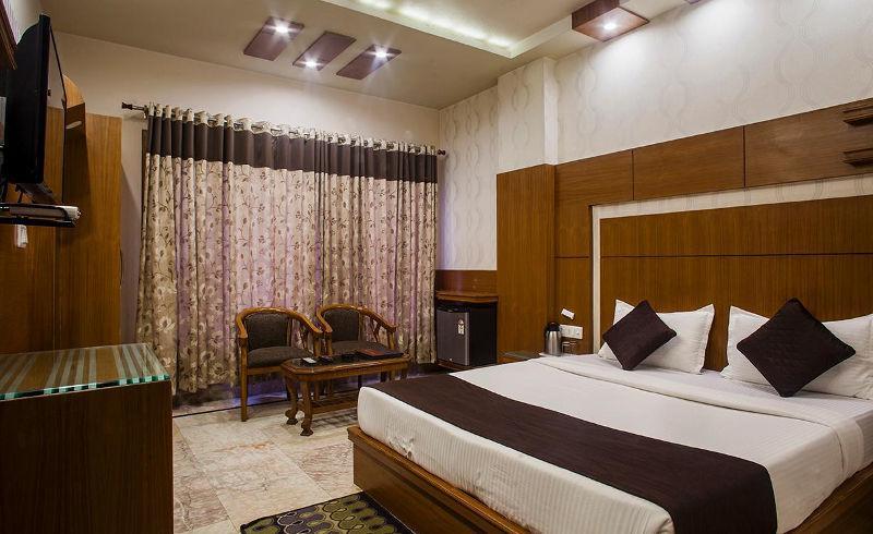 Hotel Basera Brij Bhoomi Vrindāvan מראה חיצוני תמונה